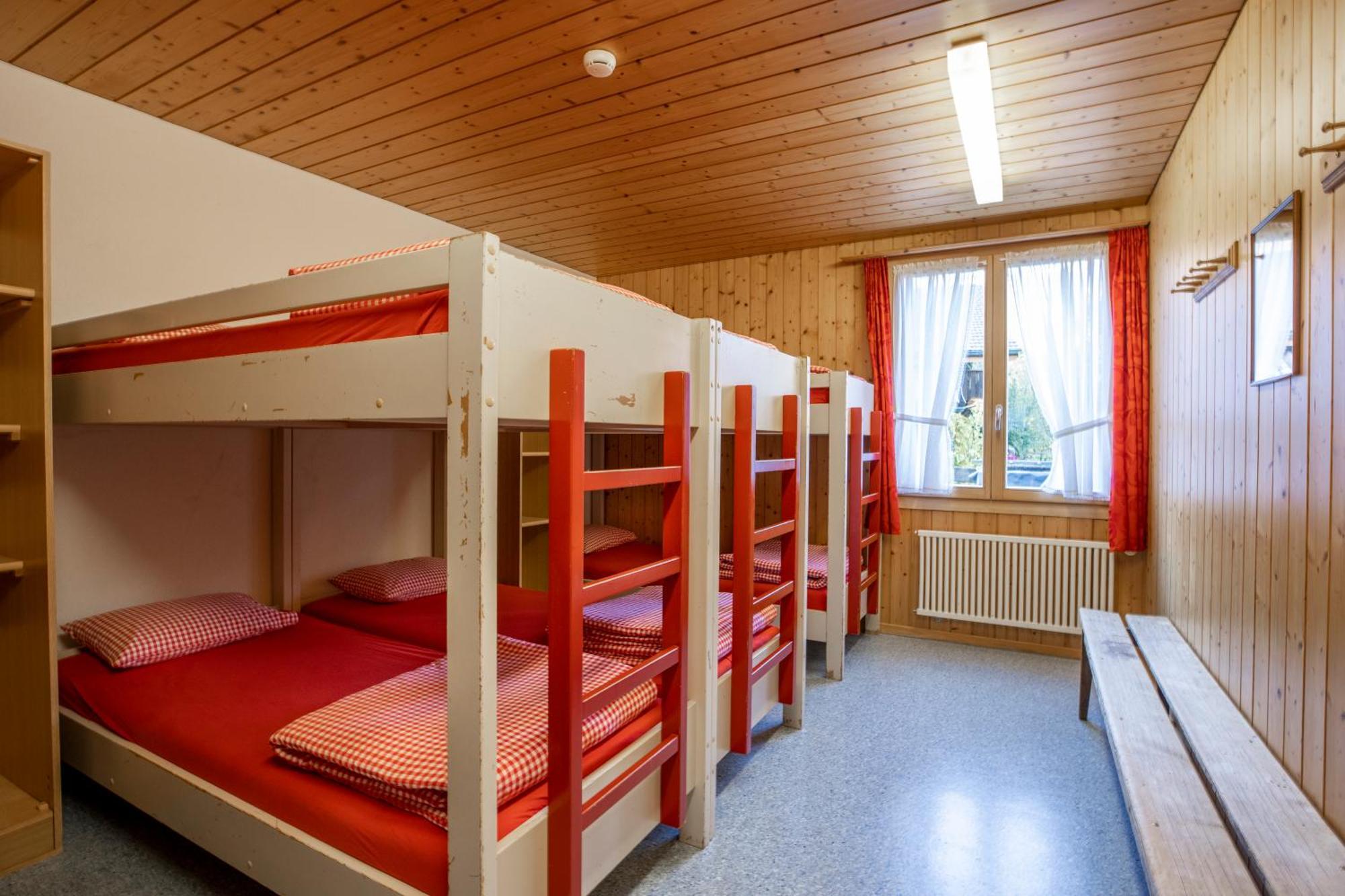 Simons Herberge Meiringen Szoba fotó